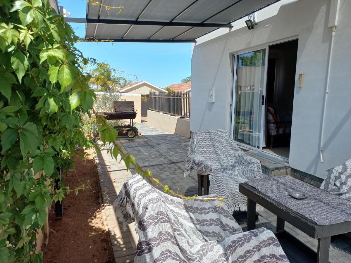 Come Home In Oudtshoorn Self-Catering Units Экстерьер фото
